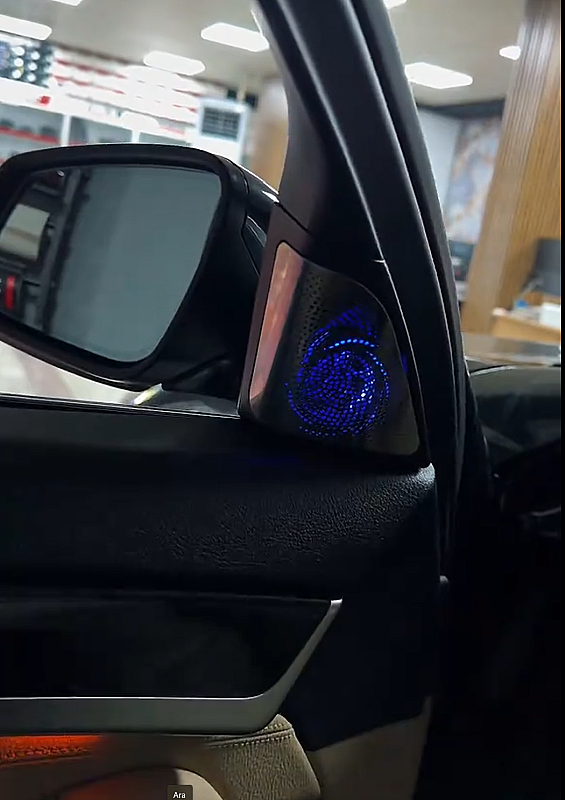BMW F10 Işıklı Tweeter, Işıklı Hoparlör Kapağı ve Hareketli Center Hoparlör Uygulaması - 2