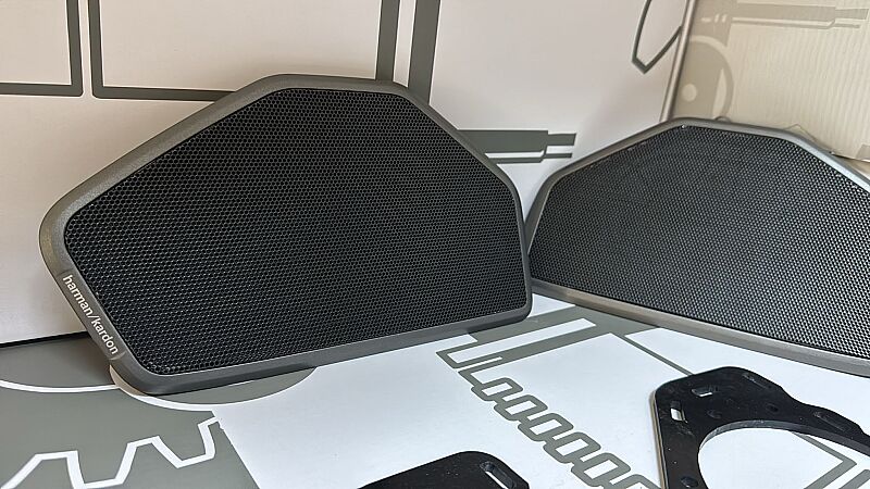 BMW G30 Harman Kardon Bagaj Üstü Hoparlör Kapağı - 3