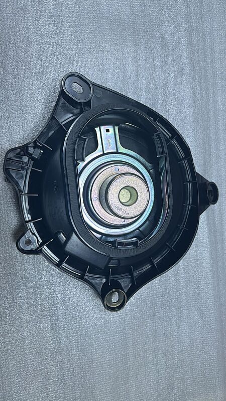 Orjinal GLE Sağ Ayak Altı Subwoofer - 2