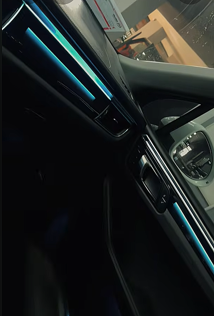 Porsche Macan 2014 Trimli İç Ambiyans Uygulaması - 1