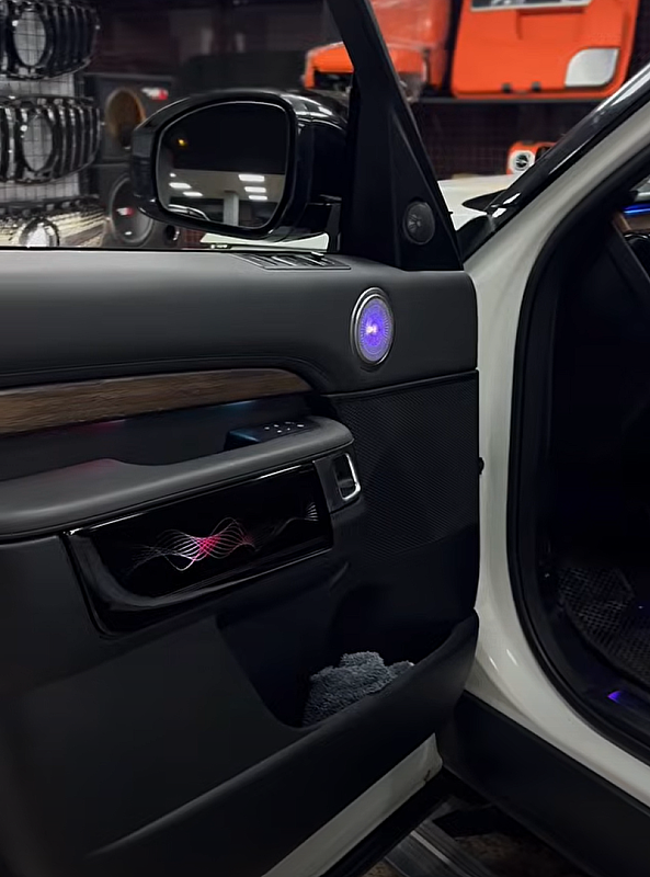 Range Rover Discovery Full Set Trimli Ambiyans Uygulaması - 1